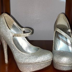 5 inch silver heels